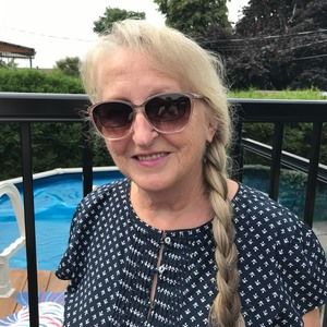 Meet your Posher, Simone